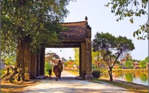 Duong Lam Ancient Village 1 Day