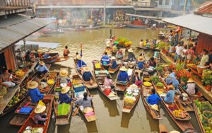 Damnoen Saduak Floating Market