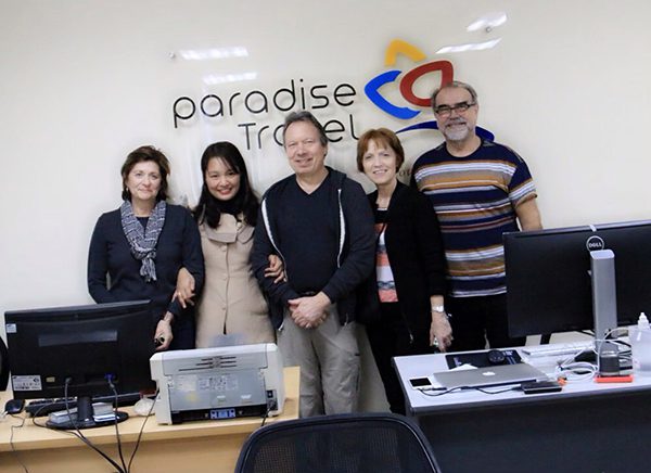 Mme Huong LE et le groupe de Mr. LAFRANCE Claude