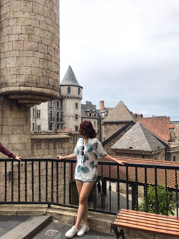 Bana hill est très large alors il faut prendre beaucoup de photos là-bas. Tous les bâtiments sont des architectures françaises