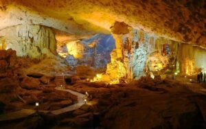 Thien Canh Son Cave