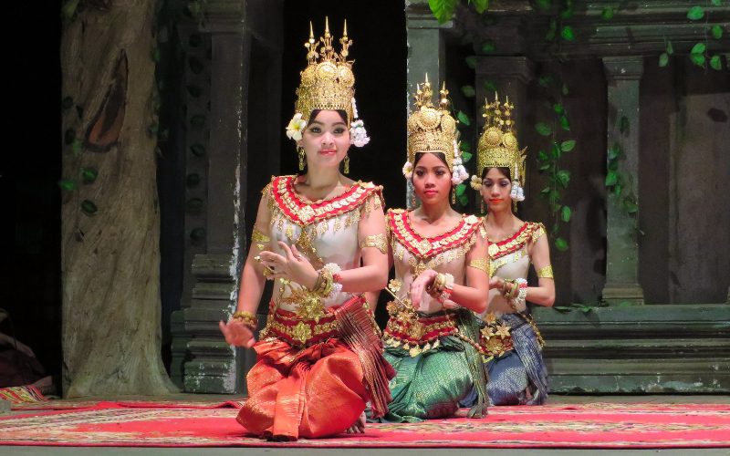 Tour to Cambodia's Shrines and Shores in 10 days