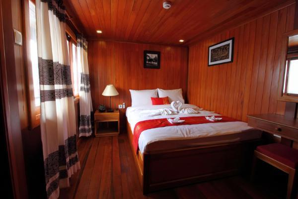 Upper Deck Deluxe Cabin - Mekong Dawn