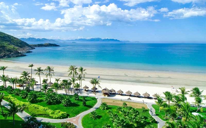 Vietnam Family Holiday in 14 Days: Lanterns, Beaches and River Life